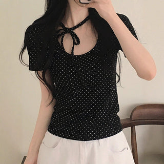 polka dot U-neck