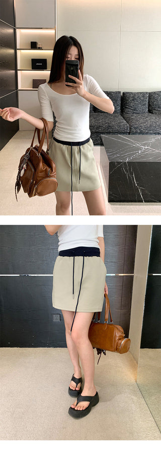elastic waist skirt