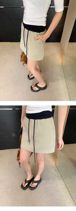 elastic waist skirt