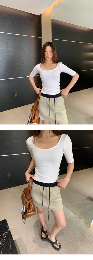 elastic waist skirt