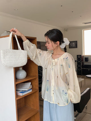 embroidered lantern sleeve