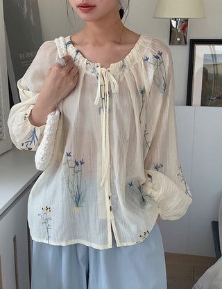 embroidered lantern sleeve