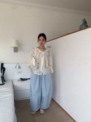 embroidered lantern sleeve