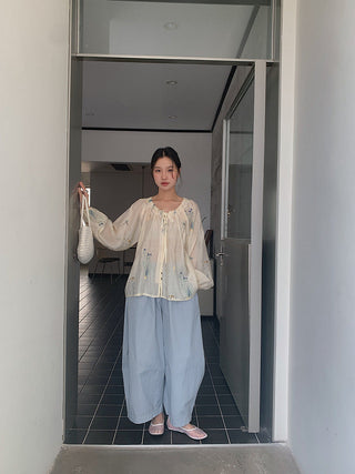 embroidered lantern sleeve