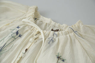 embroidered lantern sleeve