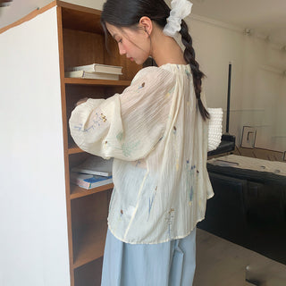 embroidered lantern sleeve