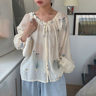 embroidered lantern sleeve