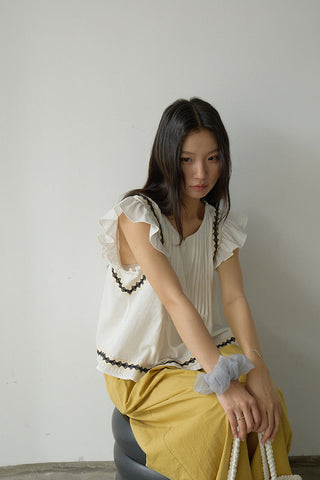 ruffle V-neck Top