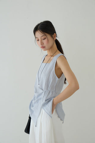 sleeveless square neck Top