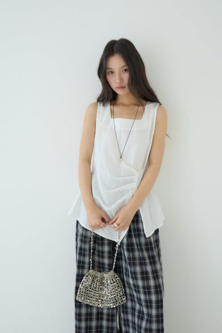 sleeveless square neck Top