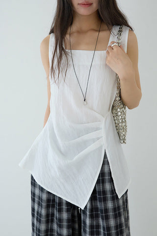 sleeveless square neck Top