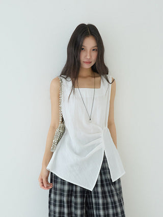 sleeveless square neck Top