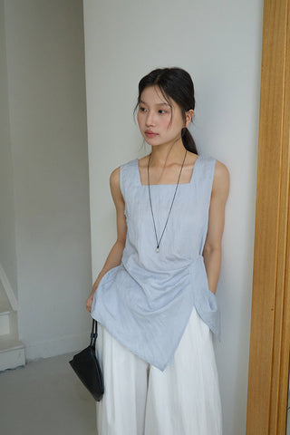 sleeveless square neck Top