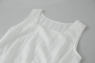 sleeveless square neck Top