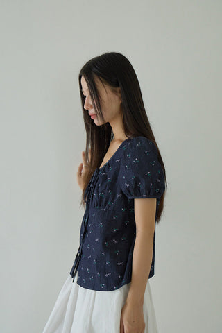 pleated bow top