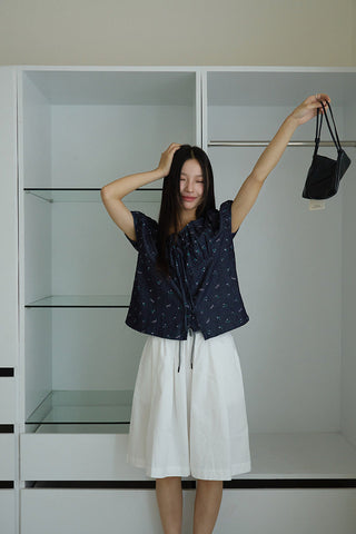 pleated bow top