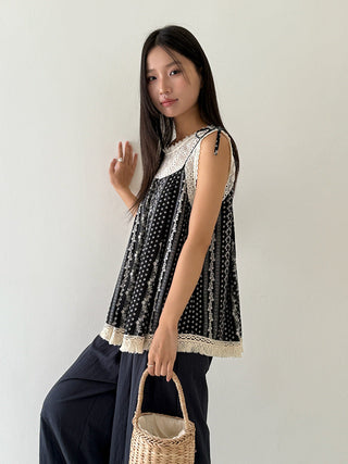 lace hollow Top