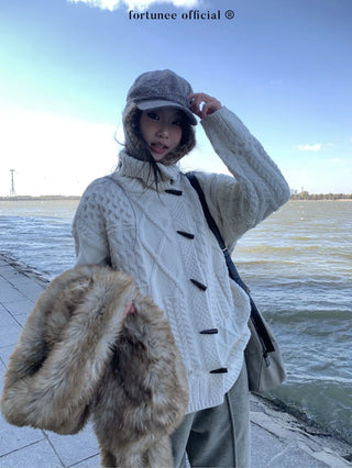 horn button cardigan