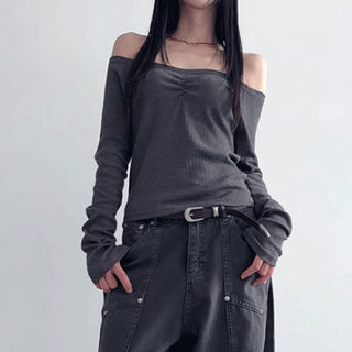 Off-shoulder long -sleeved top