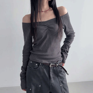 Off-shoulder long -sleeved top