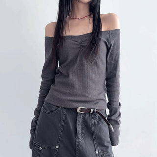 Off-shoulder long -sleeved top