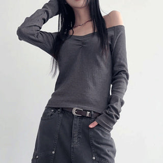 Off-shoulder long -sleeved top