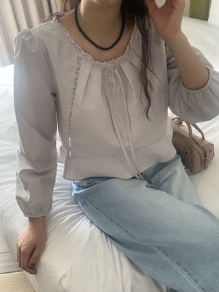 Lace Collar Puff Sleeve Shirt