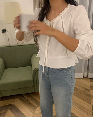 Lace Collar Puff Sleeve Shirt