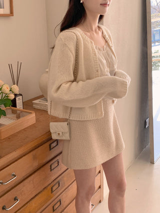 Ear Pleated Lace Top