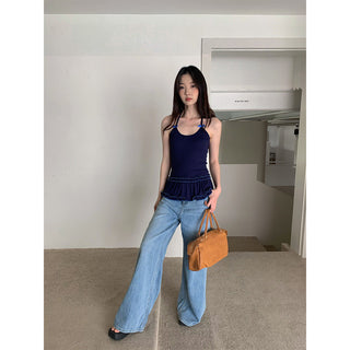 drooping wide jeans