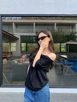 off-shoulder Top