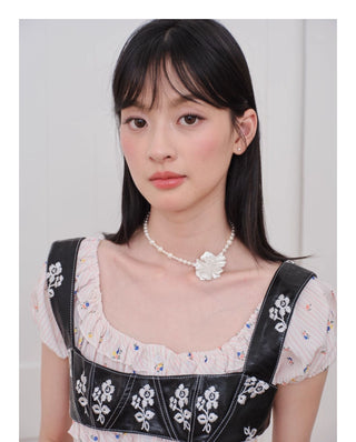 cream pearl necklace