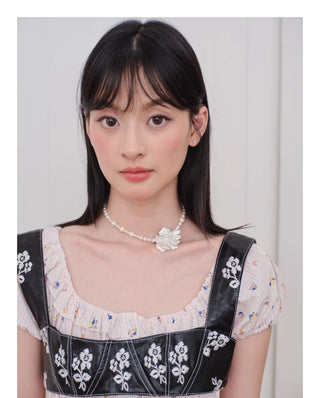 cream pearl necklace