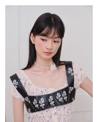 cream pearl necklace