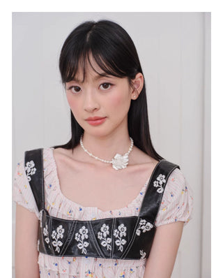 cream pearl necklace