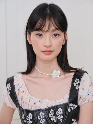 cream pearl necklace