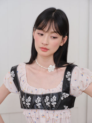 cream pearl necklace