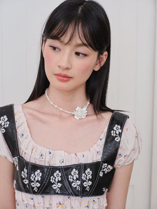 cream pearl necklace