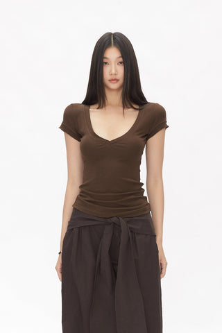 slim-fit shoulder tops