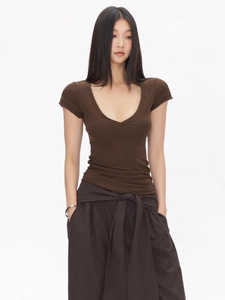 slim-fit shoulder tops