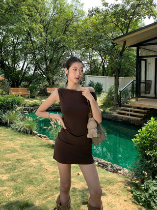 pure sloping shoulder skirt