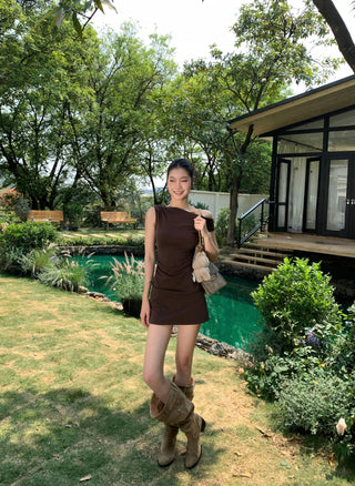 pure sloping shoulder skirt