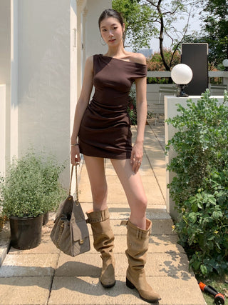 pure sloping shoulder skirt
