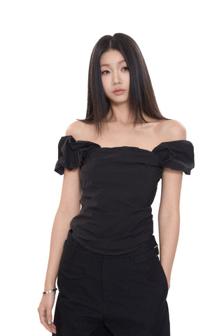 off-shoulder tight tops