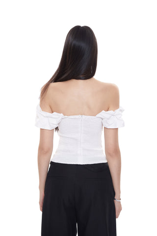off-shoulder tight tops