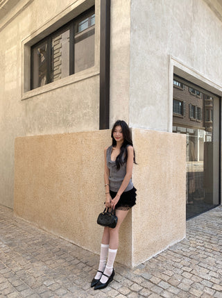 knit sleeveless blouse