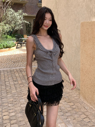 knit sleeveless blouse