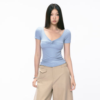 low collar Top