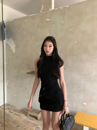 sleeveless small shirt
