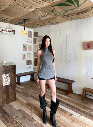 sleeveless small shirt